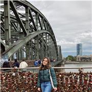 Studentessa magistrale in Lingue e Letterature comparate offre lezioni di TEDESCO,INGLESE E SPAGNOLO, lingua e letteratura