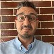Conoscenza approfondita della didattica inclusiva e delle migliori pratiche nell'educazione inclusiva
- Abilità nel progettare e implementare strategie didattiche personalizzate per studenti con bisogni educativi speciali
- Capacità di collaborazione ef