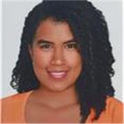 Guía cercana, profesional en turismo y apasionada por letras.
