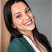 Hi! I’m Vanessa, a native English speaker. I enjoy helping students and adults improve their English in a relax