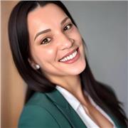 Hi! I’m Vanessa, a native English speaker. I enjoy helping students and adults improve their English in a relax