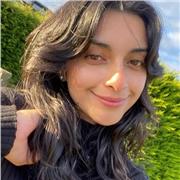 Clases de inglés para estudiantes y adultos, con enfoque en aprendizaje efectivo y preparación de exámenes internacionales