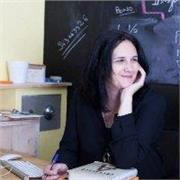 Licenciada en Filología Inglesa y traductora con más de 25 años de experiencia da clases de inglés.