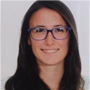 Laureata in mediazione linguistica con combinazioni linguistiche cinese-inglese offre lezioni private di lingua, letteratura e cultura, nonché traduzioni scritte e mediatore di comunità e di trattativa