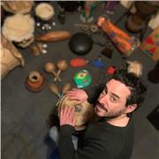 Tengo 30 años de experiencia en bateria y percusion latina en general, autor de 14 libros para musicos en general.