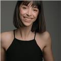 Profesora de danza, titulada en pedagogía de las artes visuales y danza y especializada en ballet, danza española y flamenco