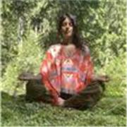 Laureata in Filosofia, insegno Yoga con approccio Immaginale. Lezioni adatte a tutti 