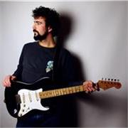 Insegnante di Chitarra offre lezioni per tutte le età e livelli di preparazione