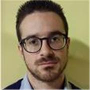 Laureato magistrale in Fisica Teorica presso Unito con 110/110 impartisce lezioni di Matematica e Fisica