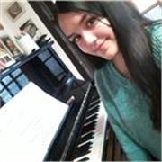 Clases de piano, presenciales y online para niños y jóvenes. Soy estudiante de séptimo año de la carrera de piano del Conservatorio de la U. Mayor con experiencia dictando clases