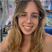 Apasionada por el mundo del arte y el diseño y tengo conocimientos de todas las técnicas artísticas.