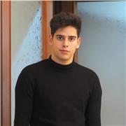 Alumno de universidad imparte clases de matemàticas e inglés