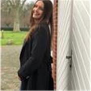 Deutsch-Lehrerin und Englisch-Tutorin, die alle Altersgruppen unterrichtet