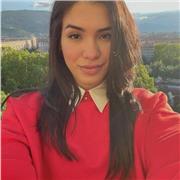 Soy una estudiante que acaba de terminar el bachiller de humanidades. Soy muy paciente y me gusta enseñar a los demás todo lo que he aprendido