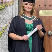 I teach English in a secondary school and Spain and I love teaching. Contact me to discuss how we will level up your English today