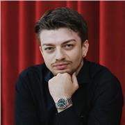 Young Italian musician offering online violin and viola lessons. 
Experienced performer and teacher!