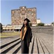 Soy maestra de inglés, formadora de voces seguras, mentes abiertas y corazones valientes; enseño más que un idioma