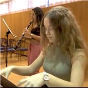 Clases de piano, solfeo, teoría y armonía. Soy estudiante del último año en el CMMB y pianista en grupo de alabanza.