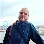 Multilingualer Sprachtrainer mit mehrjähriger Auslandserfahrung bietet Englisch-Unterricht A1/A2 und B1/B2 an, nur online möglich