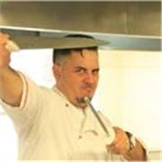 Chef docente 24 años de experiencia , cocina y aprende de forma fácil y didáctica . Docente universitario, chef ejecutivo y cocinero profesional