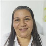 Mi nombre es Claudia barros soy normalista me encanta enseñar y divertirme con los niños