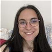 Ho 18 anni e studio al liceo linguistico, ma ho una grande passione per la matematica, materia che vorrei studiare all'università.