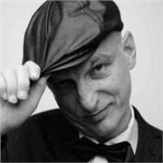 Gitarre - Banjo - Ukulele - E-Gitarre - E-Bass - Klavier - Bandcoaching - Musikproduktion - Management.