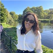 Sono una studentessa laureata in giurisprudenza e ho frequentato un Master di secondo livello in diritto penale dell’impresa e attualmente svolgo il tirocinio presso la Procura della Repubblica del Tribunale di Bologna e frequento un corso annuale per la