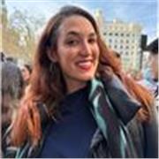 Me llamo Luna y soy maestra de idiomas (inglés, español, catalán e italiano). Especializada en docencia infantil y business. 