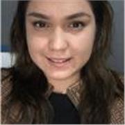 Maestra. Clase de español o matemáticas con niños de educación inicial y educación básica