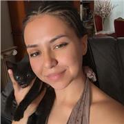 Soy una persona paciente, responsable y creativa, me gusta crear un ambiente seguro y motivador.