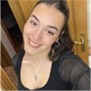 Soy Alma, estudiante de 3º de ADE en la UGR, doy clases particulares de matemáticas desde Primaria hasta Bachillerato de Sociales