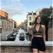 Profesora de gimnasia de mantenimiento  para todas las edades