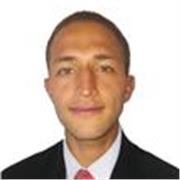 Profesor de deportes enfocado en la formación por medio del baloncesto