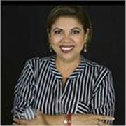 Tengo titulo de Estética y Bienestar Integral Superior en Académia Implika de Madrid. Soy responsable, puntual y comprometida. 