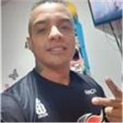 Entrenador de baloncesto menor y unica