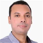 Ministro aula de matemática para alunos do ensino médio e superior