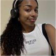 Estudiante graduada de bachillerato científico, capacitada a dar clases claras y prácticas a alumnos de Primaria y ESO