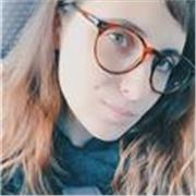 Laureata in Lettere Moderne impartisce lezioni di latino online a studenti delle superiori. Solo online