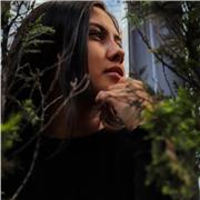 Profesor de inglés imparte clases a niños desde los 6 hasta los 14 años