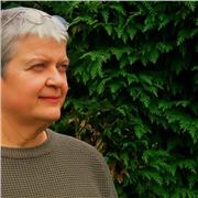 Teacher of English as a Foreign Language, based in the New Forest, online lessons: all ages and levels. 20 years of experience.