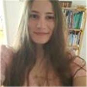 Jeune et appliquée, je souhaiterais pouvoir vous aidez à parvenir à vos objectifs linguistiques, et à savoir pratiquer celle- ci dans votre quotidien.