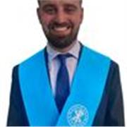 Me considero una persona cercana y social, con gran simpatía y profesionalismo en las tareas que realizo. 