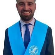 Me considero una persona cercana y social, con gran simpatía y profesionalismo en las tareas que realizo