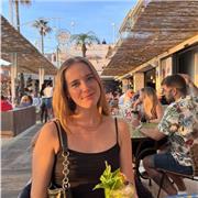 Doy clases particulares de inglés para niños en la escuela para apoyarles con ayuda extra