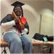 Particular con más de tres años de experiencia enseñando y cuidando a niños desde 0 a 12 años