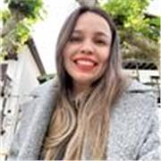 Profesora con más de 10 años de experiencia en marketing digital. 