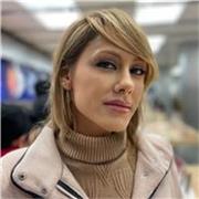 profesora de italiano en clases para aquellos que quieren aprender un nivel básico o intermedio de italiano