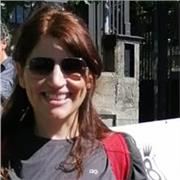 Laureata in lingue e letterature straniere, in scienze politiche, certificazione DITALS e Dalf c1