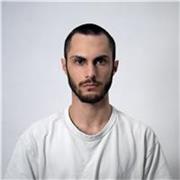 Art director e graphic designer. Lezioni a tutto tondo dal branding, al social, al fotoritocco